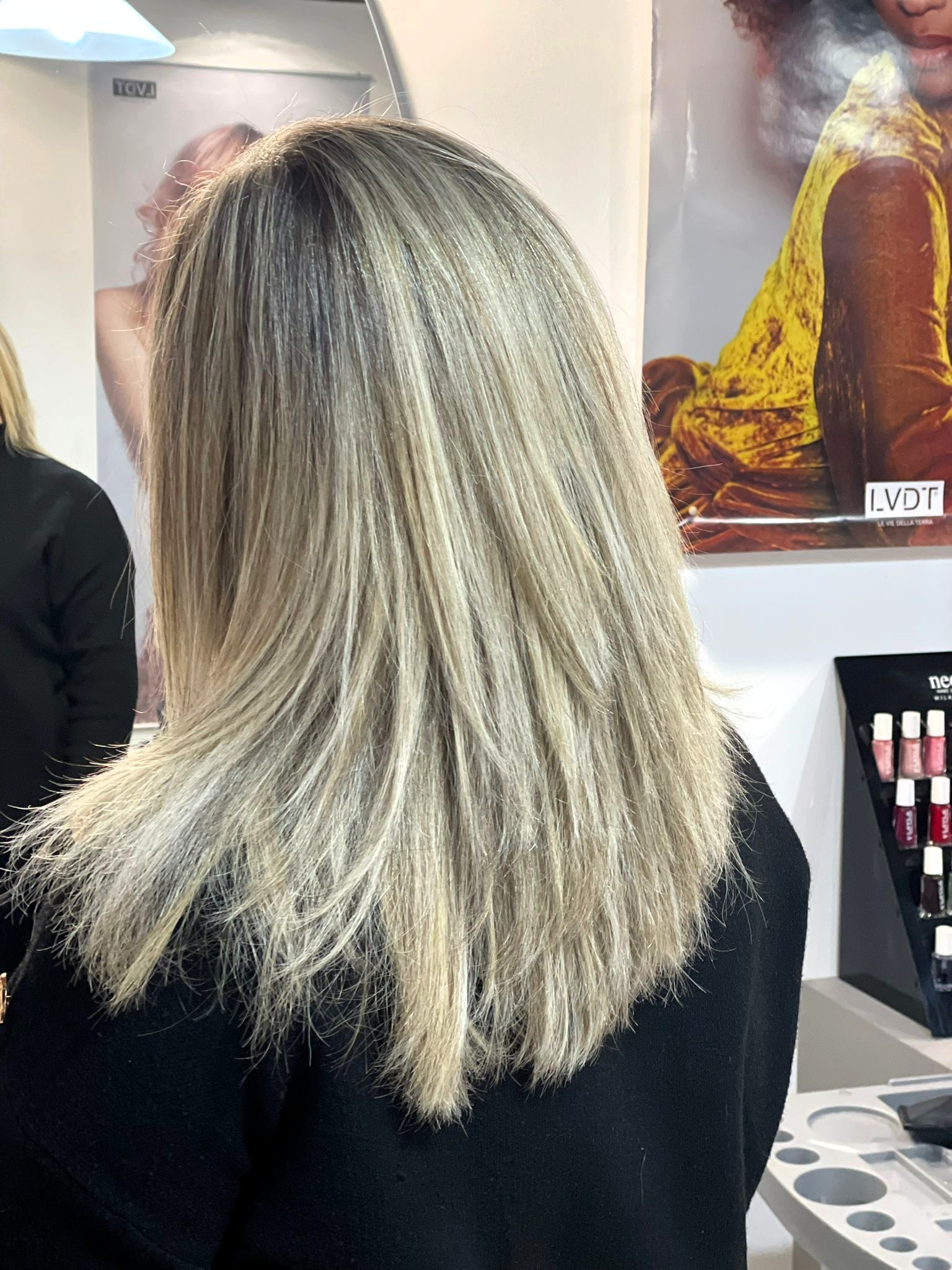 Capelli lisci e luminosi